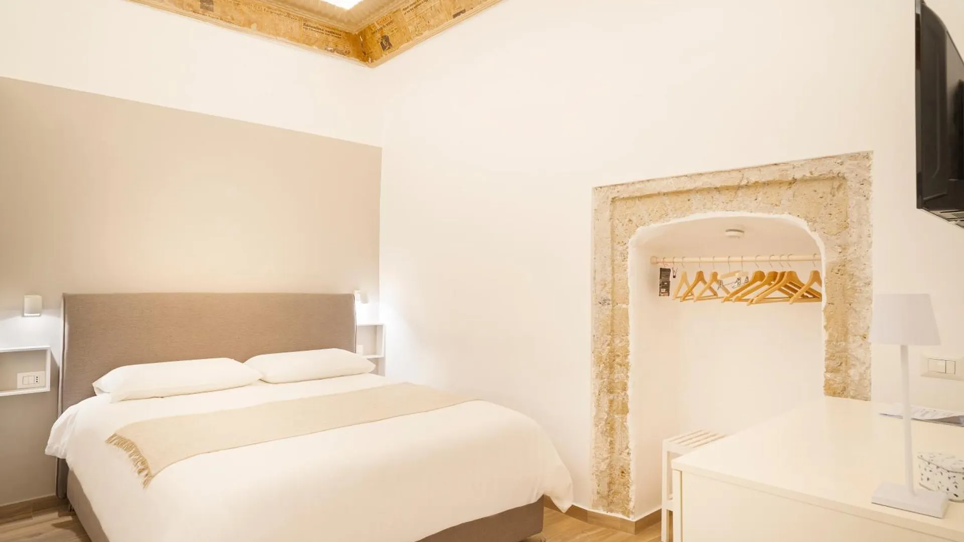 Duomo Holiday Naples Apartment