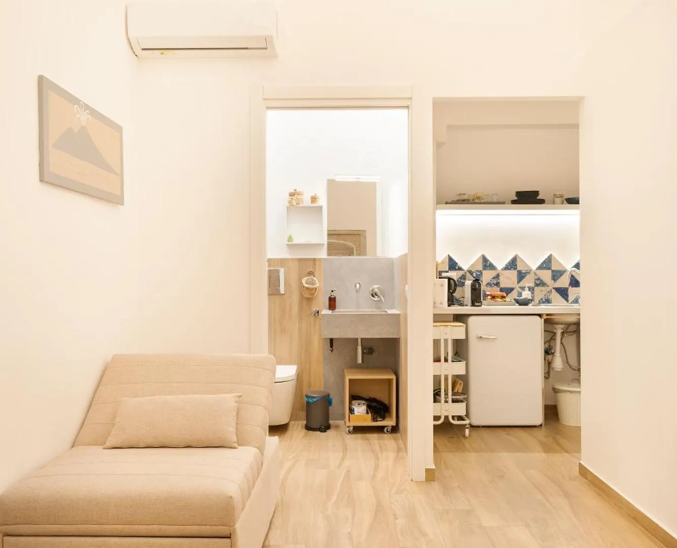 Duomo Holiday Naples Apartment